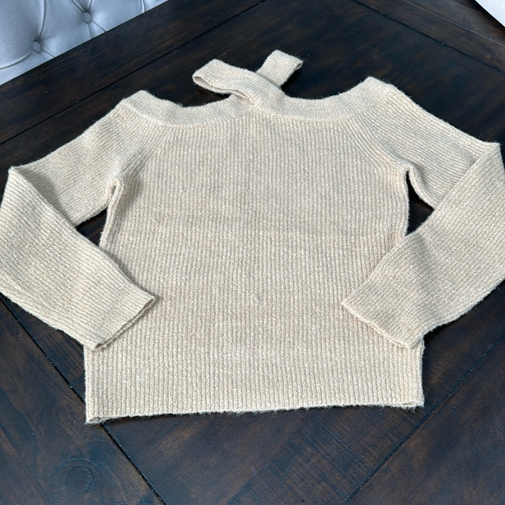 DREAMERS BY DEBUT SWEATER